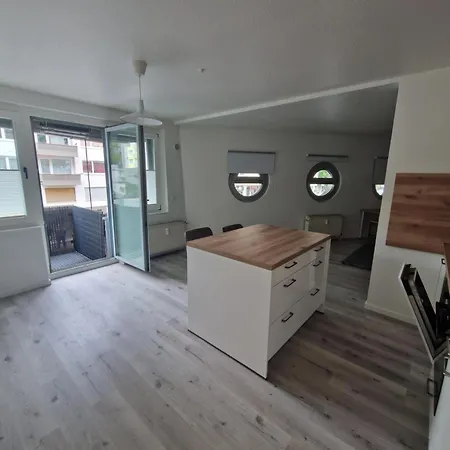 Zentrale Lage In Der Naehe Von Der Uni ,Neumarkt Und Koeln Messe Nur 5 Stationen Exterior foto