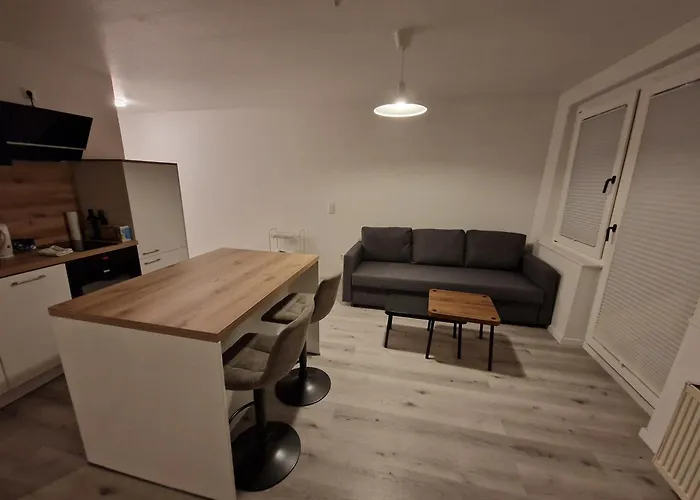 Zentrale Lage In Der Naehe Von Der Uni ,Neumarkt Und Koeln Messe Nur 5 Stationen