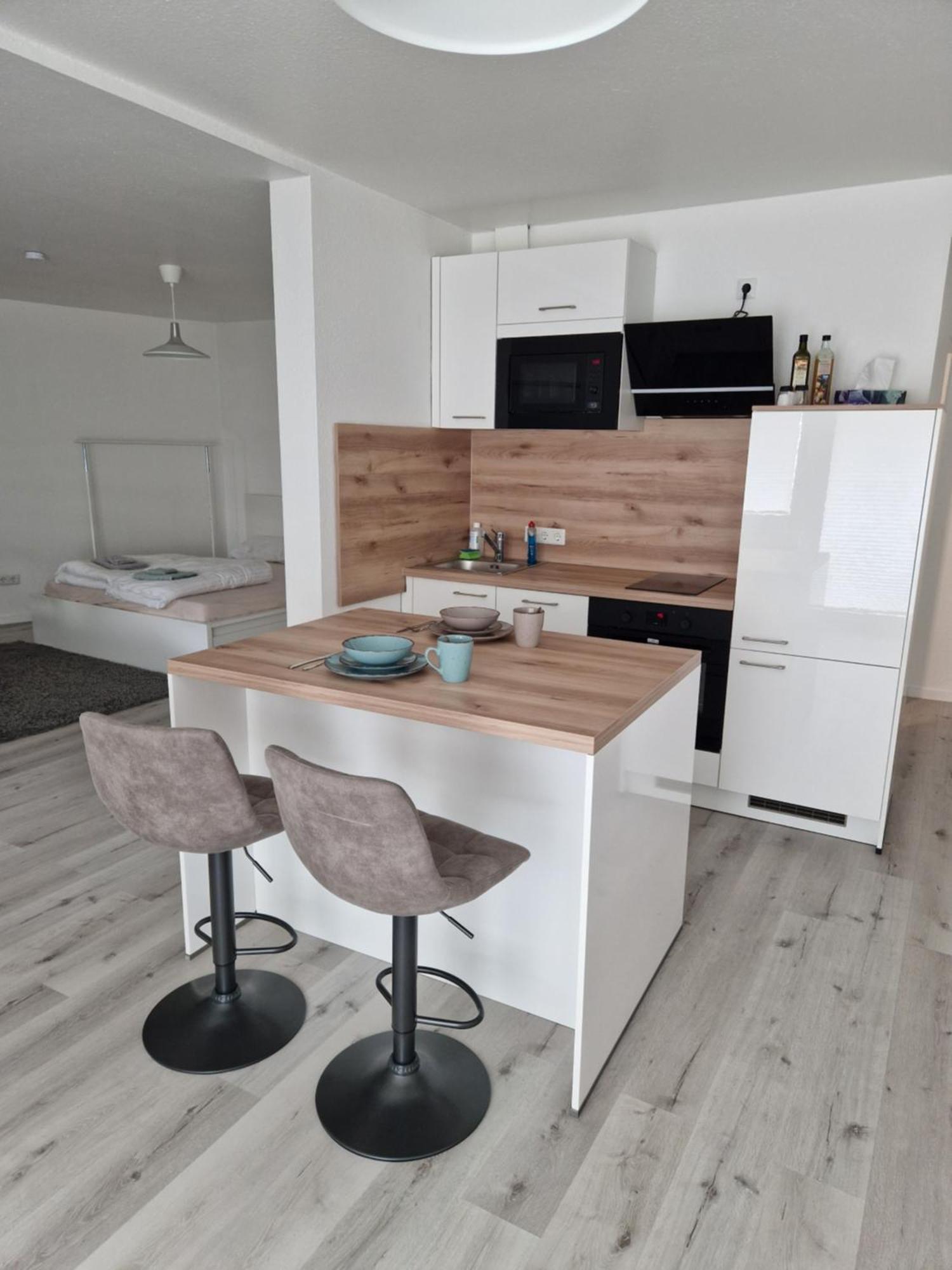 Zentrale Lage In Der Naehe Von Der Uni ,neumarkt Und Messe Nur 5 Stationen Keulen