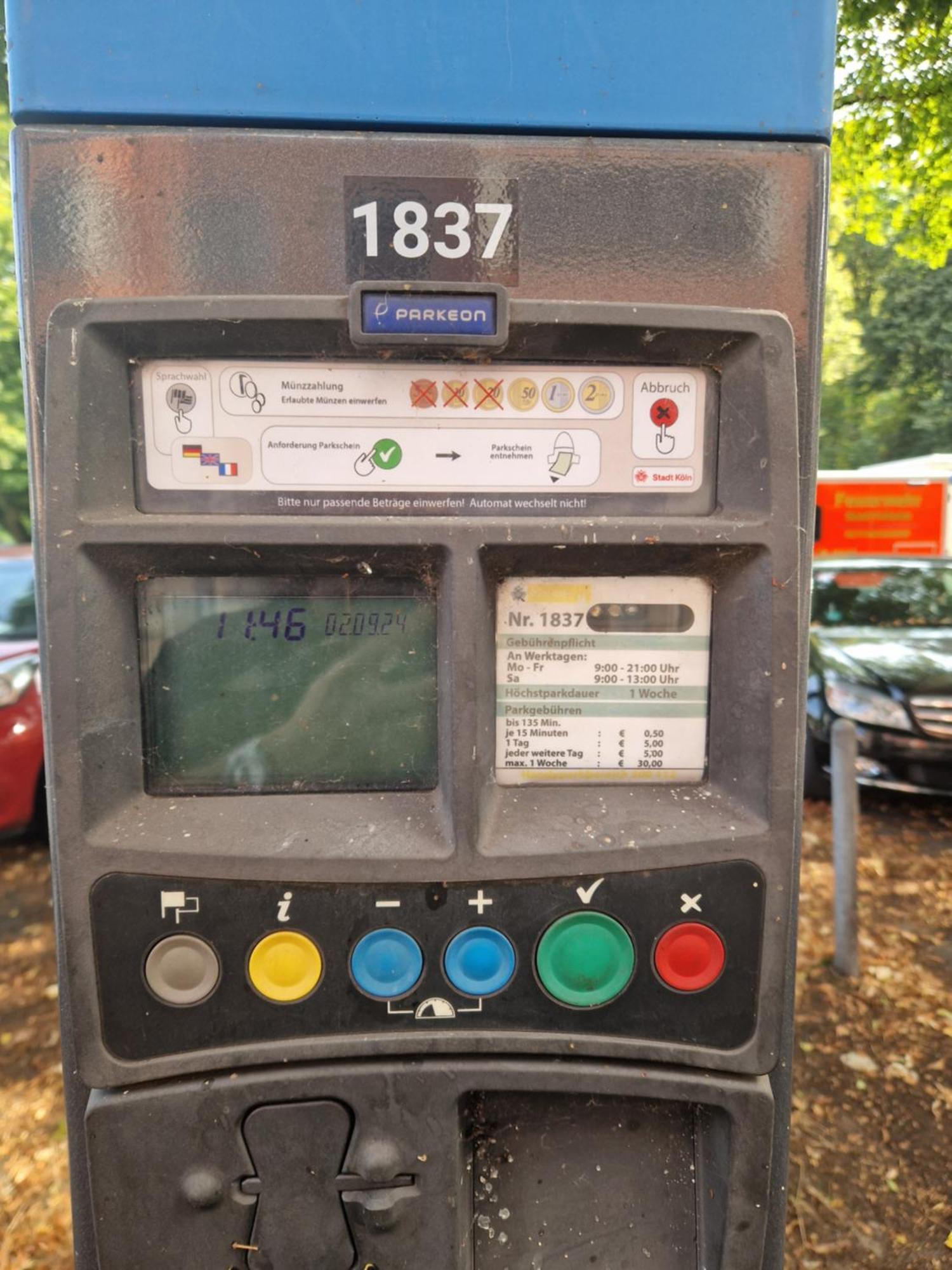 Zentrale Lage In Der Naehe Von Der Uni ,neumarkt Und Messe Nur 5 Stationen *